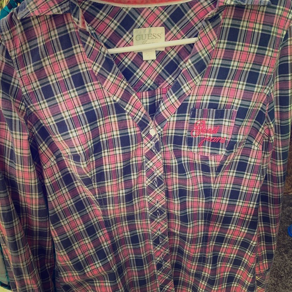 Guess button down shirt - Picture 1 of 3